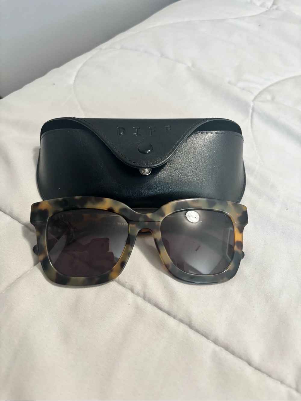 DIFF Eyewear Square Brown Tortoise Sunglasses